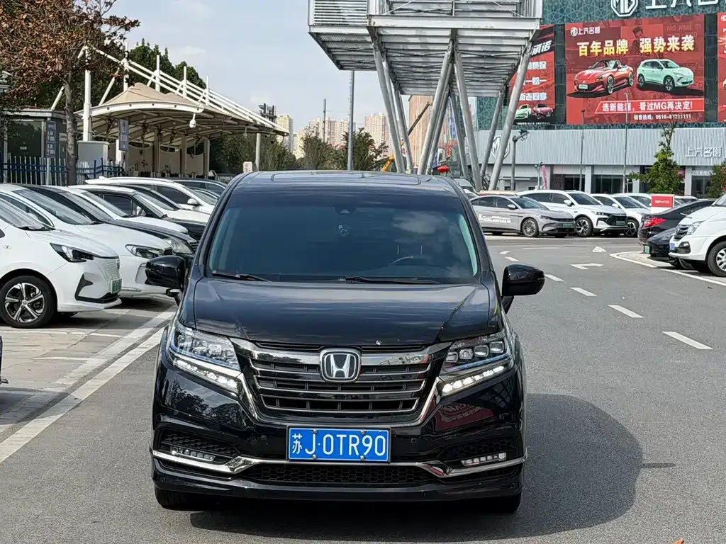 Honda Elysion 2021 из CN, фото 2