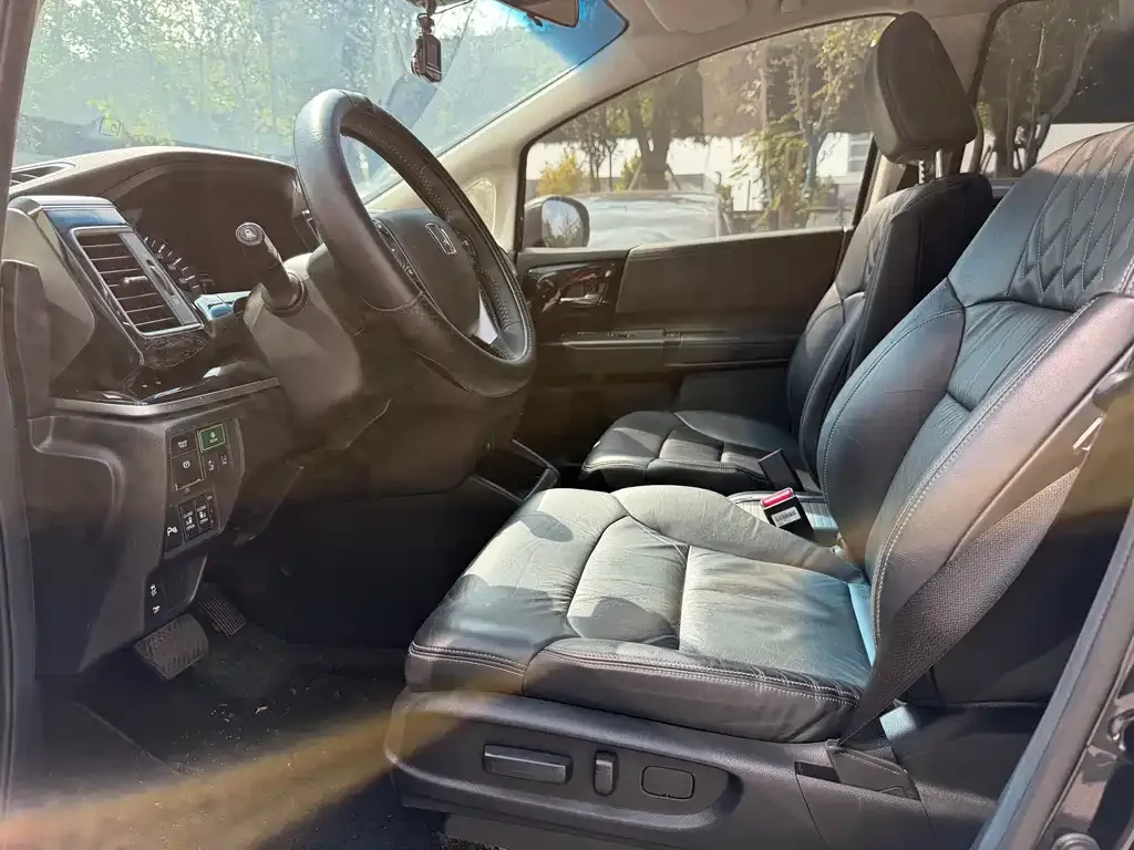 Honda Elysion 2021 из CN, фото 3