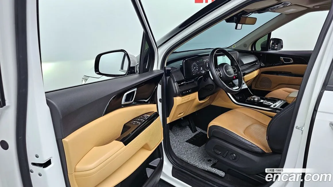 Kia Carnival — фото 10