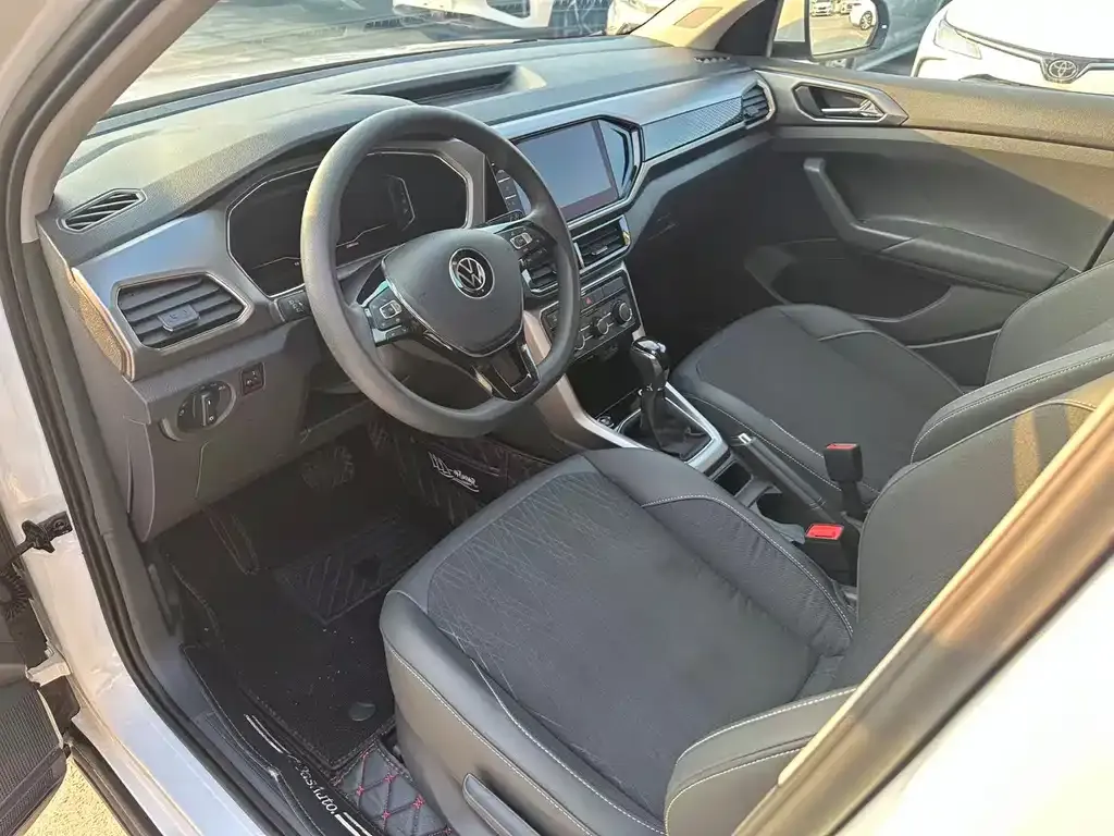 Volkswagen T-Cross — фото 4