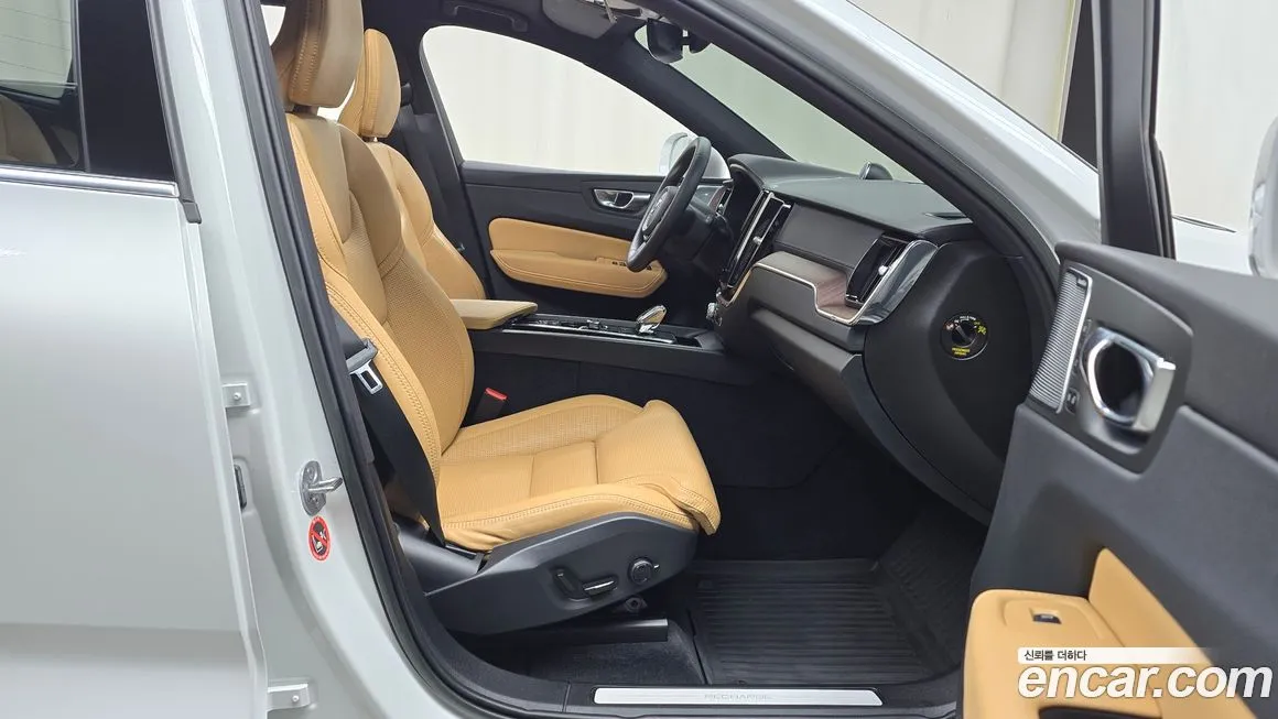 Volvo XC60 2023 из KR, фото 10