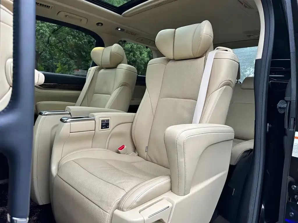 Toyota Alphard 2021 из CN, фото 7