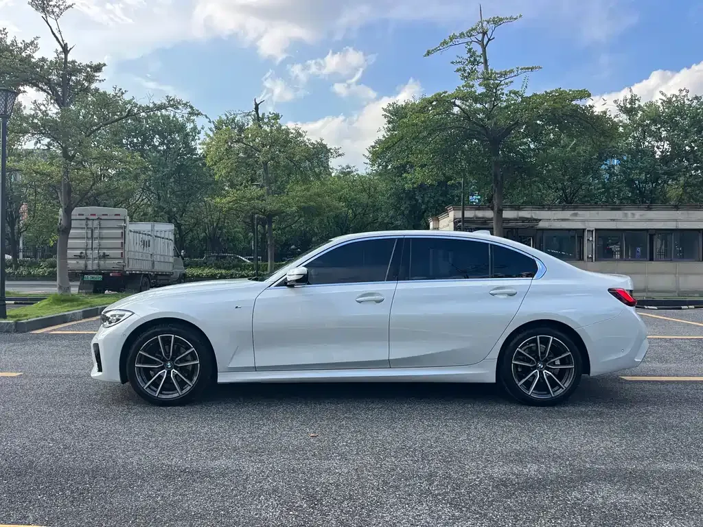 BMW 3 Series 2022 из CN, фото 10