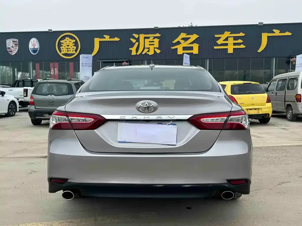 Toyota Camry 2023 из CN, фото 7