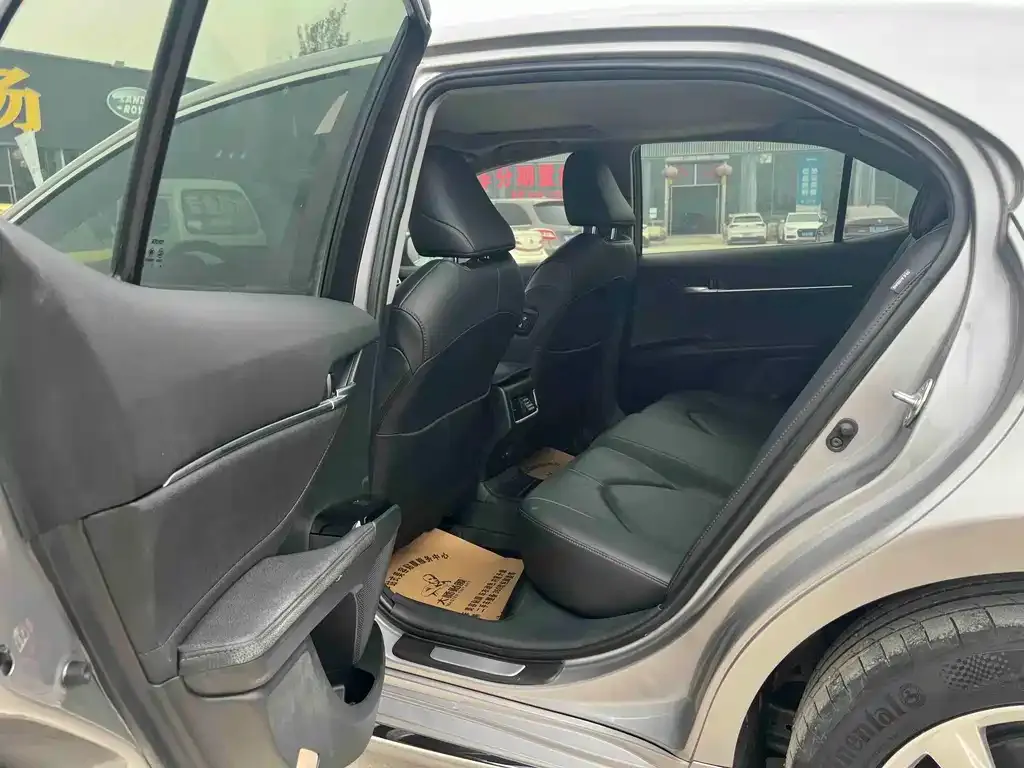 Toyota Camry 2023 из CN, фото 8