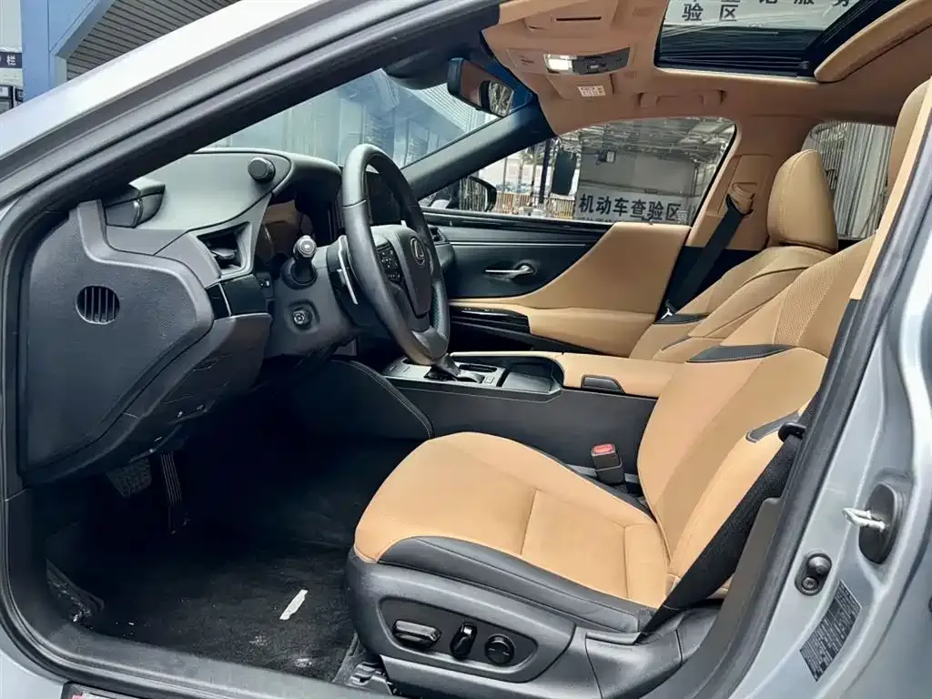 Lexus ES 2023 из CN, фото 4