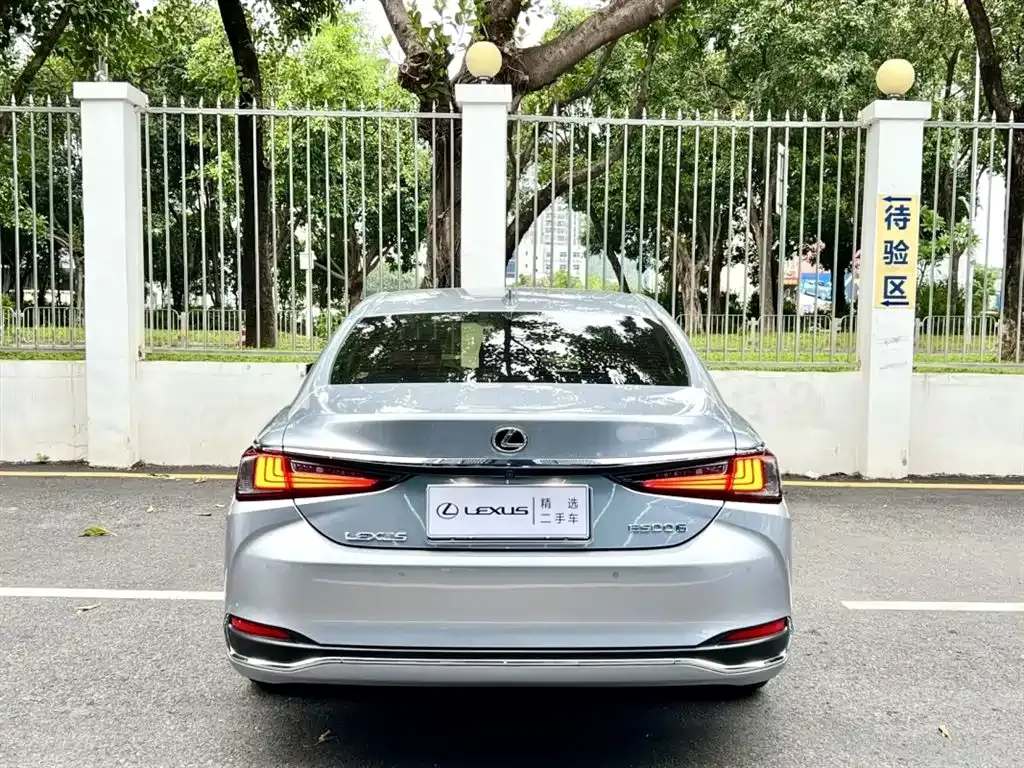 Lexus ES 2023 из CN, фото 8