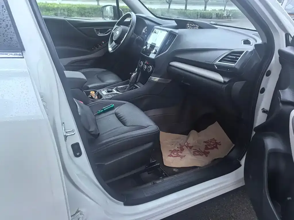 Subaru Forester 2024 из CN, фото 4