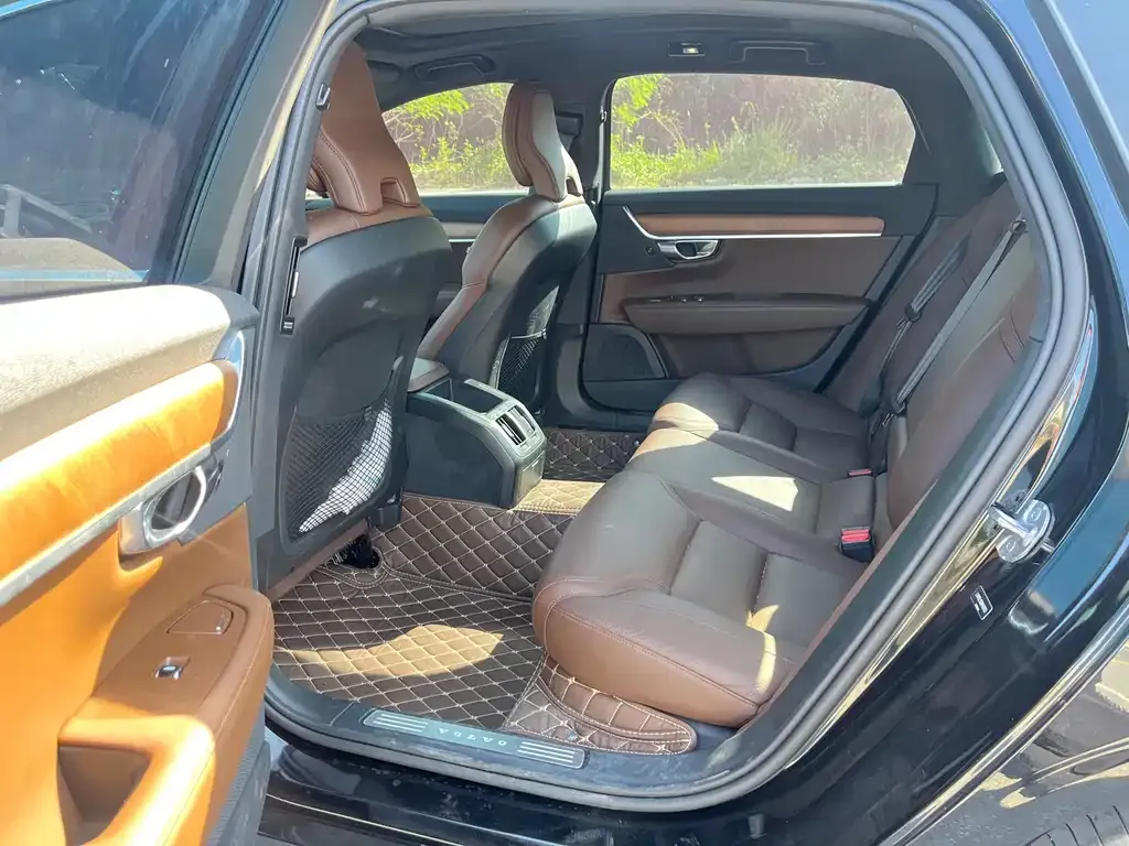 Volvo S90 2024 из CN, фото 8