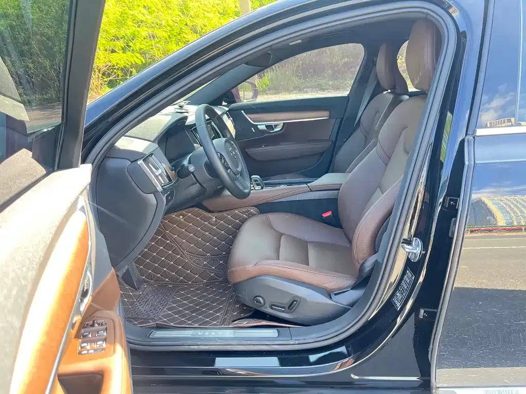 Volvo S90 2024 из CN, фото 9