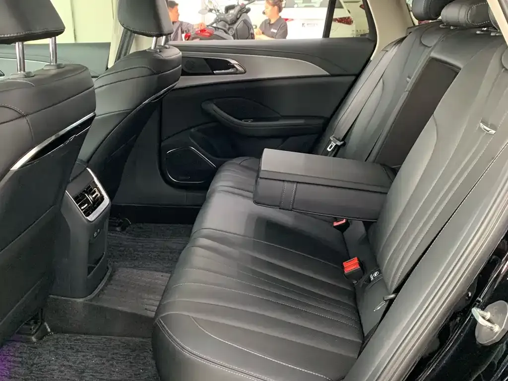 Hongqi H5 2024 из CN, фото 8