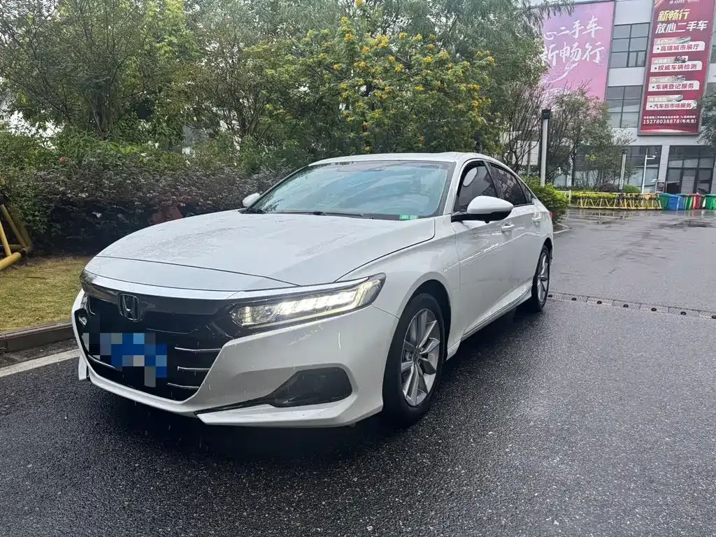 Honda Accord — фото 1