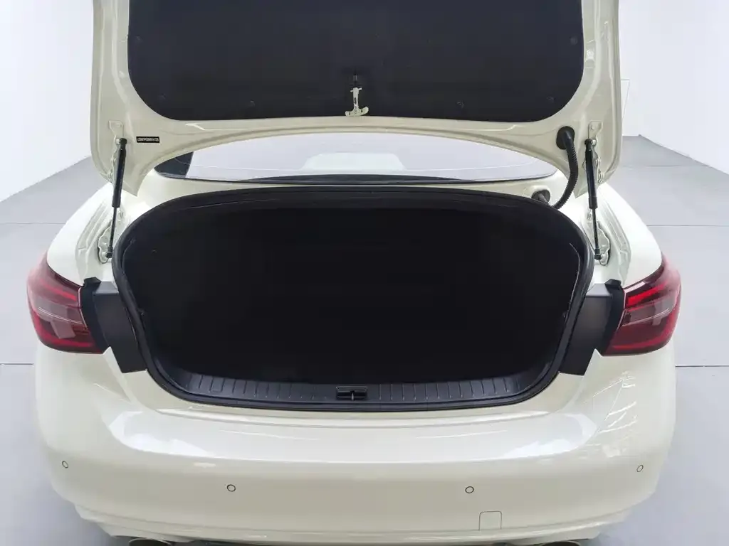 Infiniti Q50L 2022 из CN, фото 2