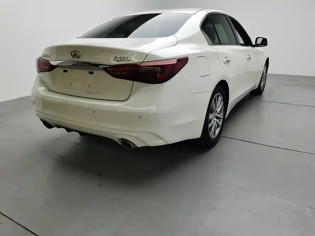 Infiniti Q50L 2022 из CN, фото 3