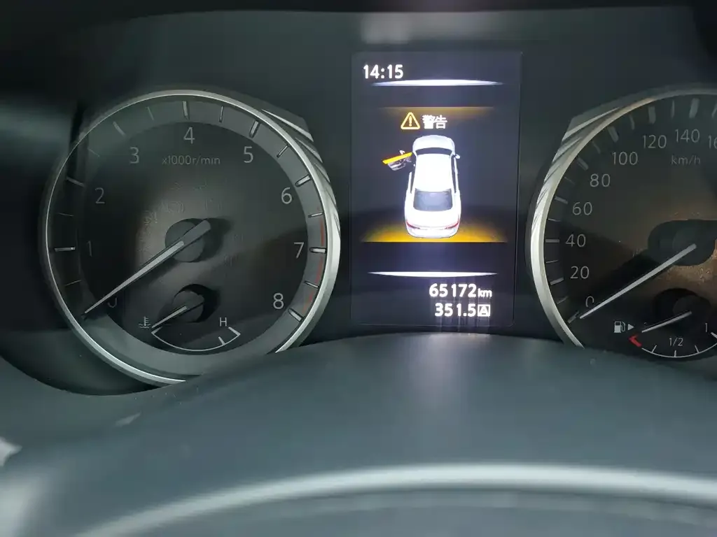Infiniti Q50L 2022 из CN, фото 7