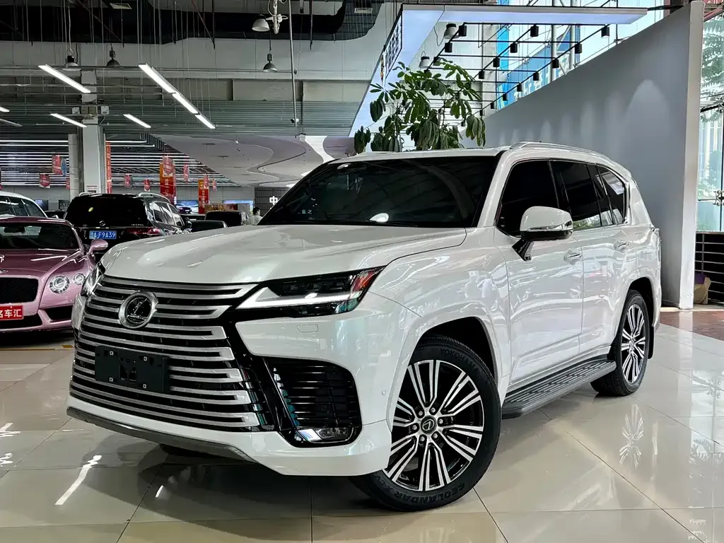 Lexus LX — фото 1