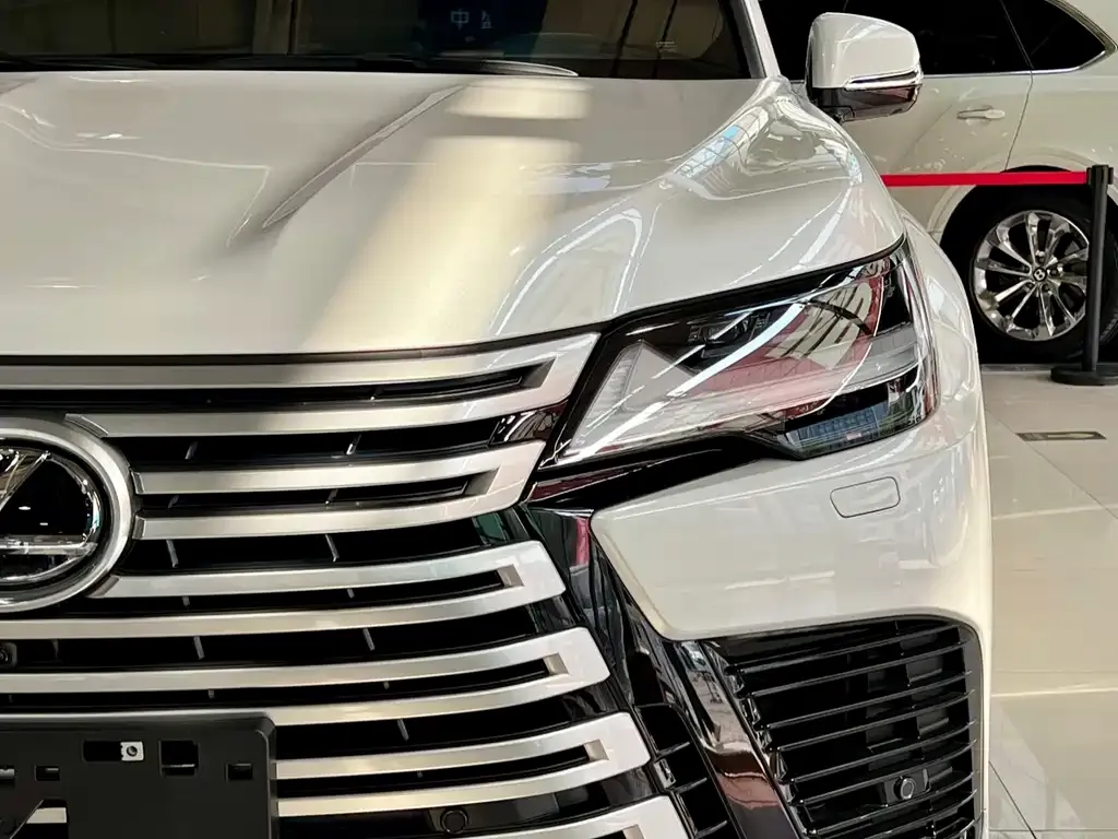 Lexus LX — фото 3