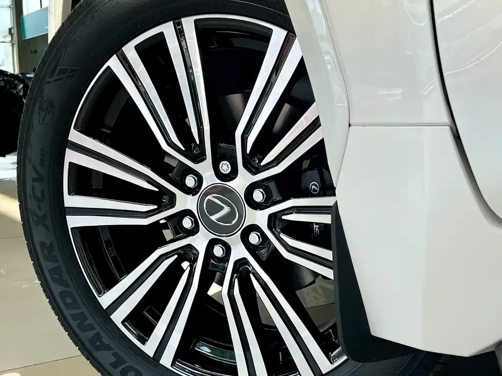 Lexus LX — фото 4