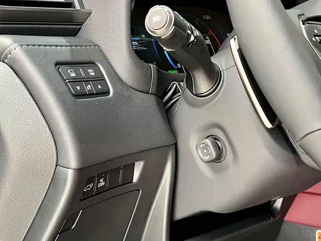 Lexus LX — фото 8