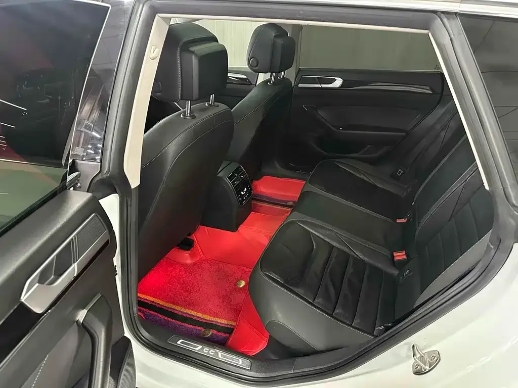 Volkswagen CC 2023 из CN, фото 7