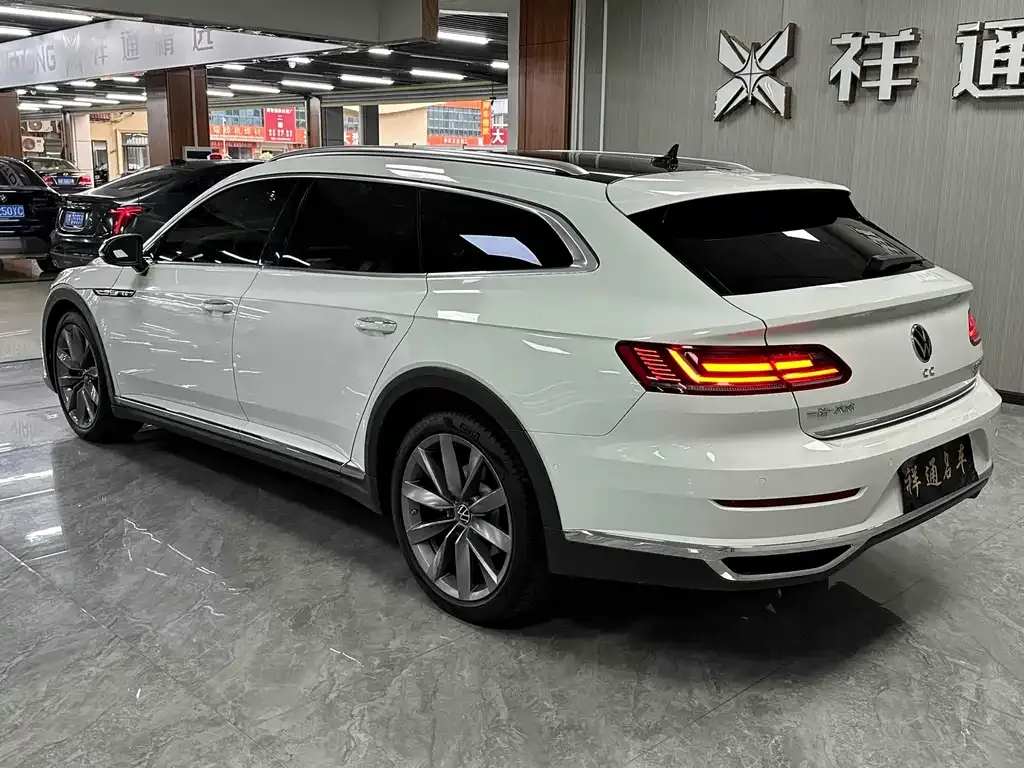 Volkswagen CC 2023 из CN, фото 9