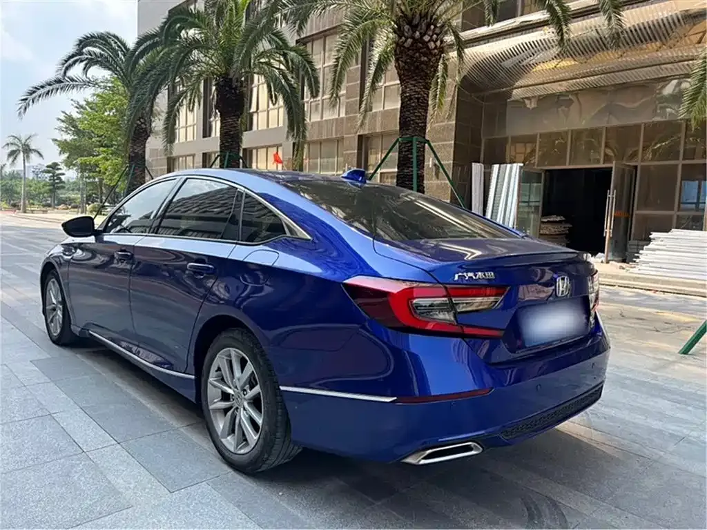 Honda Accord — фото 9