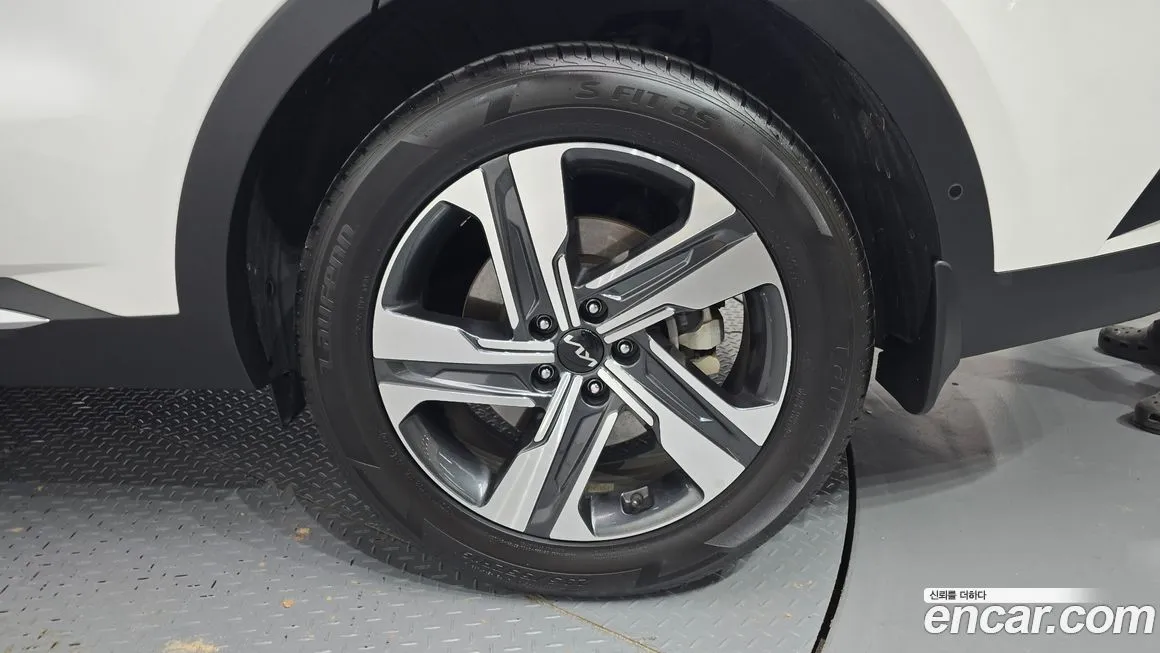 Kia Sorento — фото 5