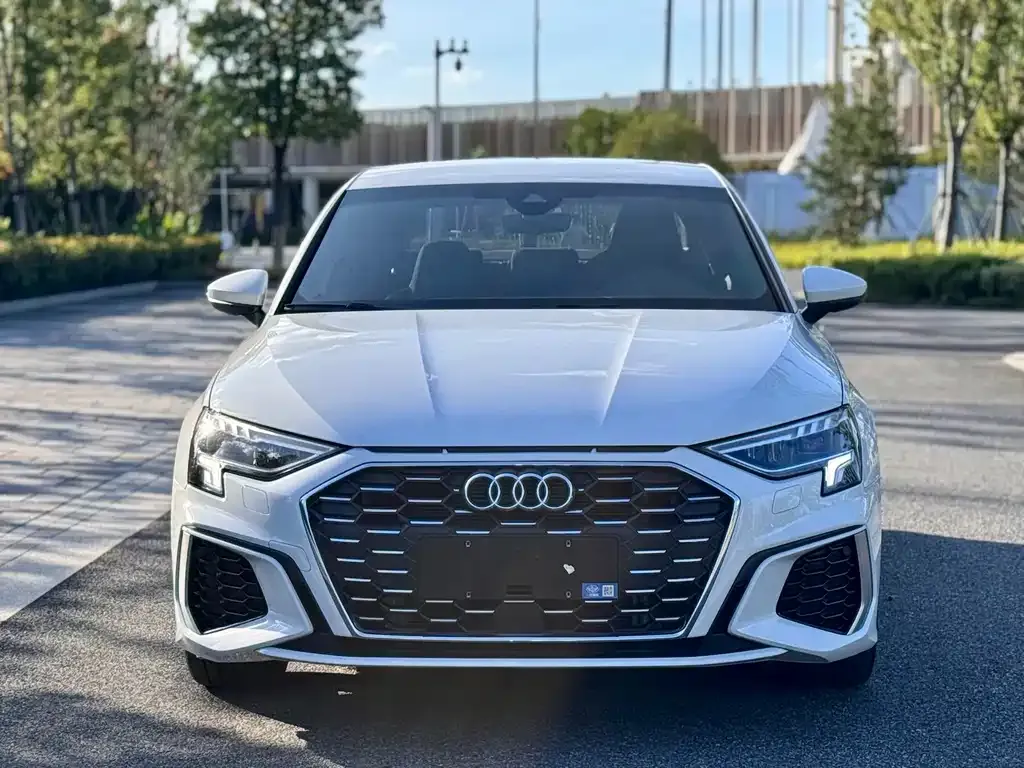 Audi A3 2024 из CN, фото 2