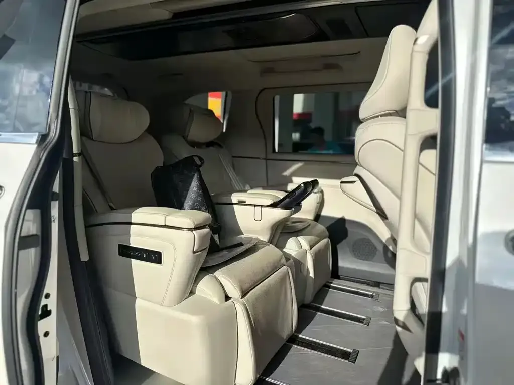 Lexus LM 2024 из CN, фото 5