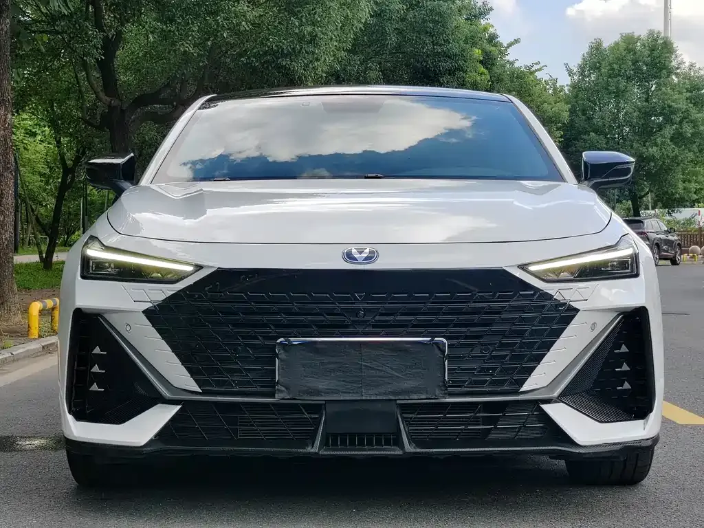 Changan UNI-V 2023 из CN, фото 2