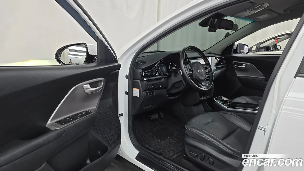 Kia Niro — фото 10