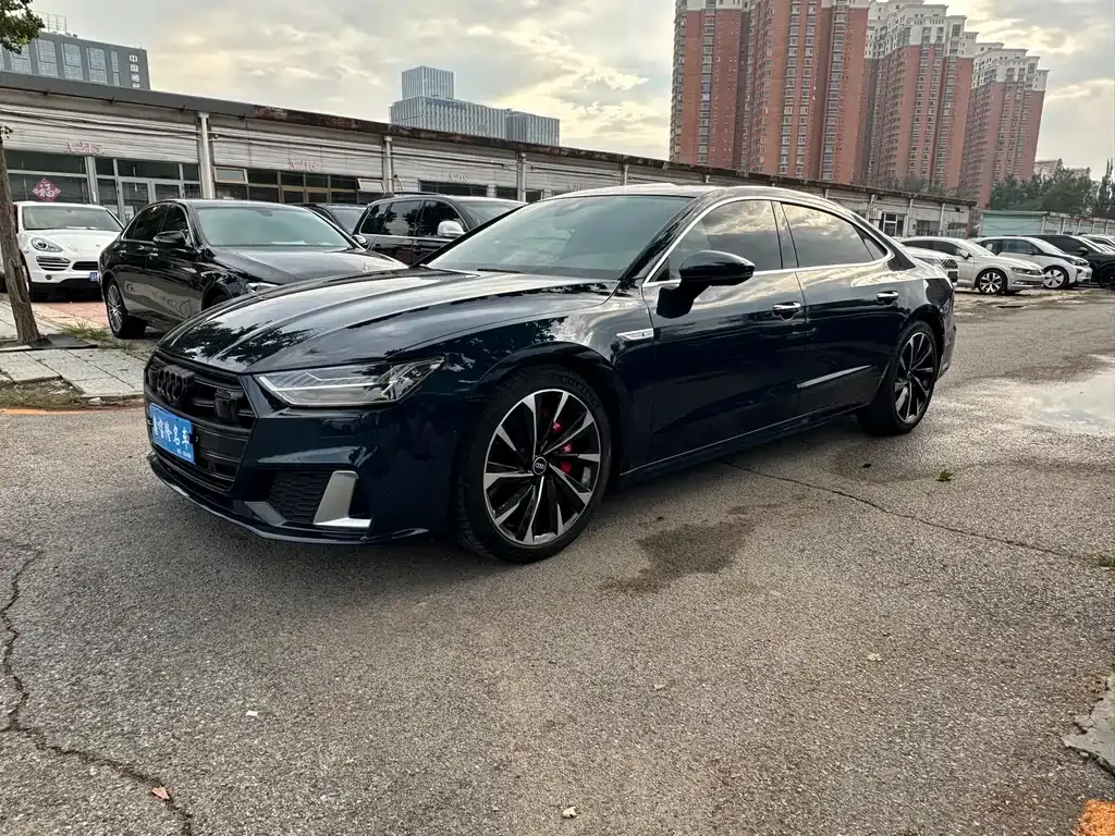 Audi A7L 2022 из CN, фото 1