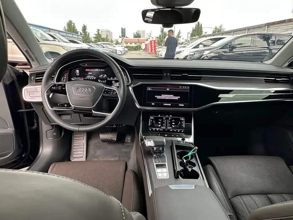 Audi A7L 2022 из CN, фото 10