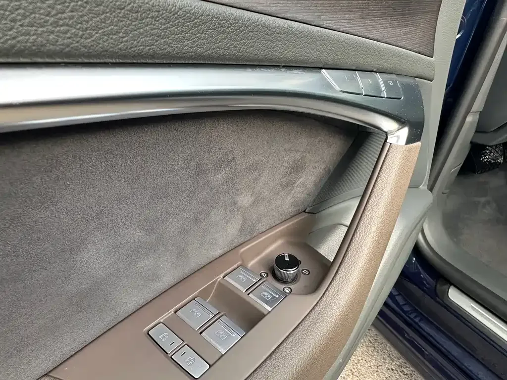 Audi A7L 2022 из CN, фото 5