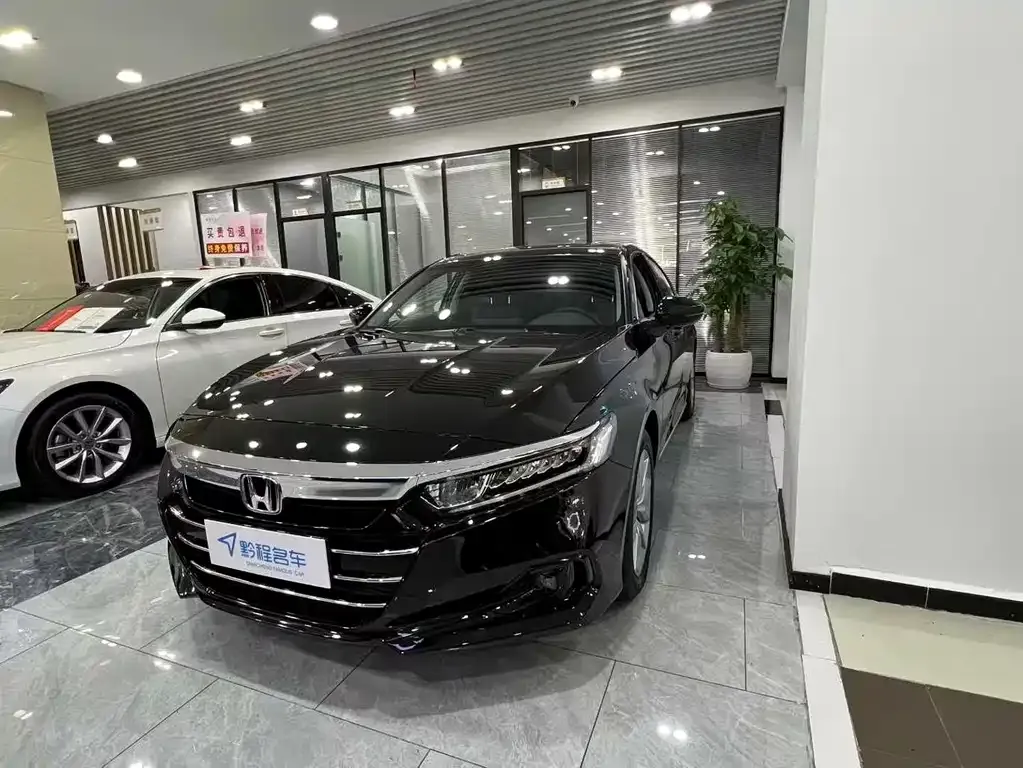 Honda Accord — фото 1