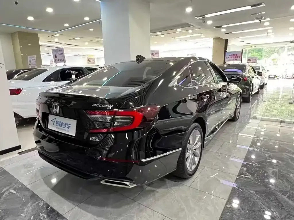 Honda Accord — фото 7