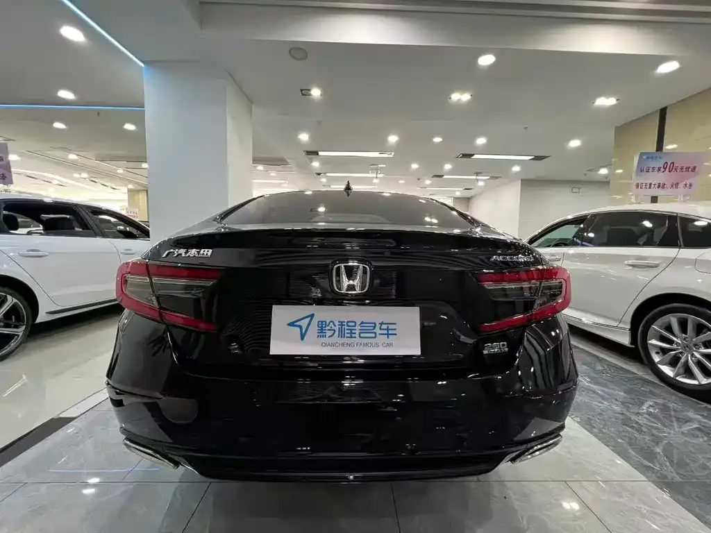 Honda Accord — фото 8