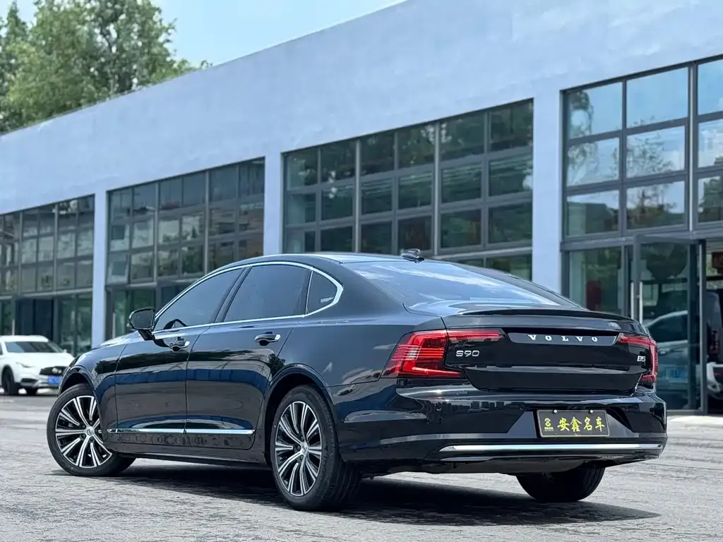Volvo S90 — фото 7