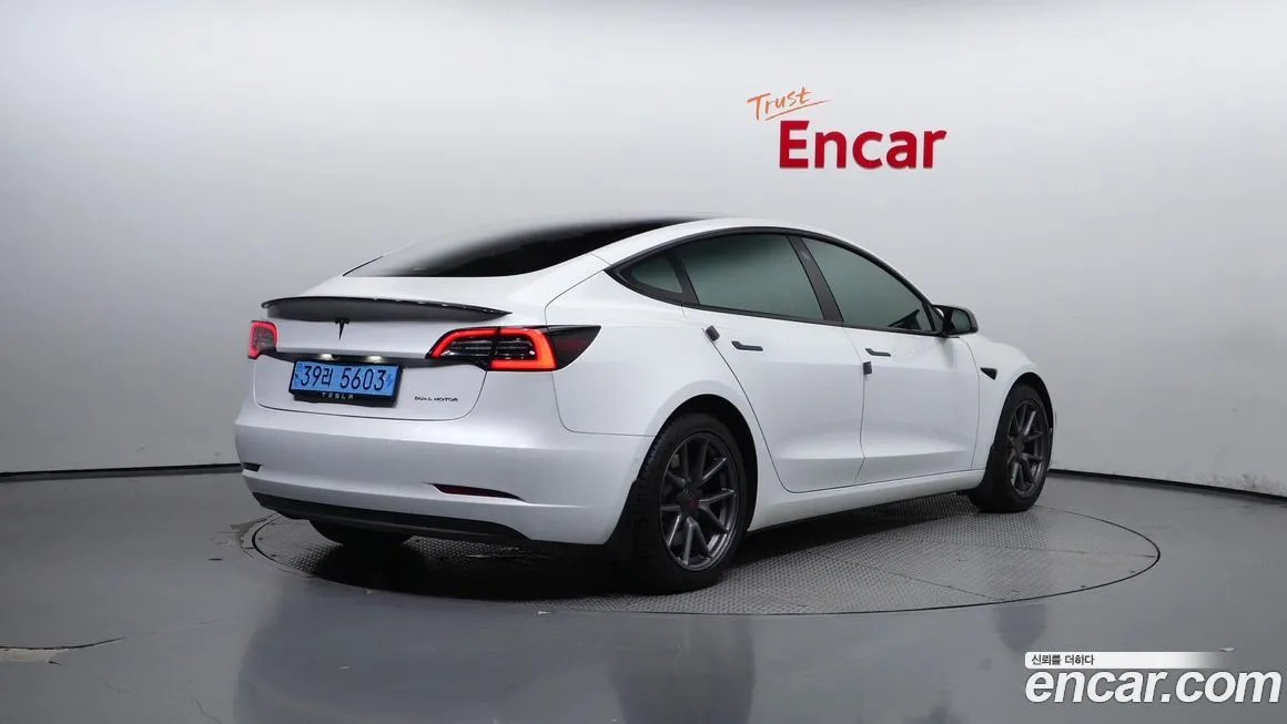 Tesla Model 3 2022 из KR, фото 2