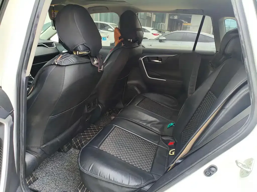 Toyota Wildlander 2022 из CN, фото 5
