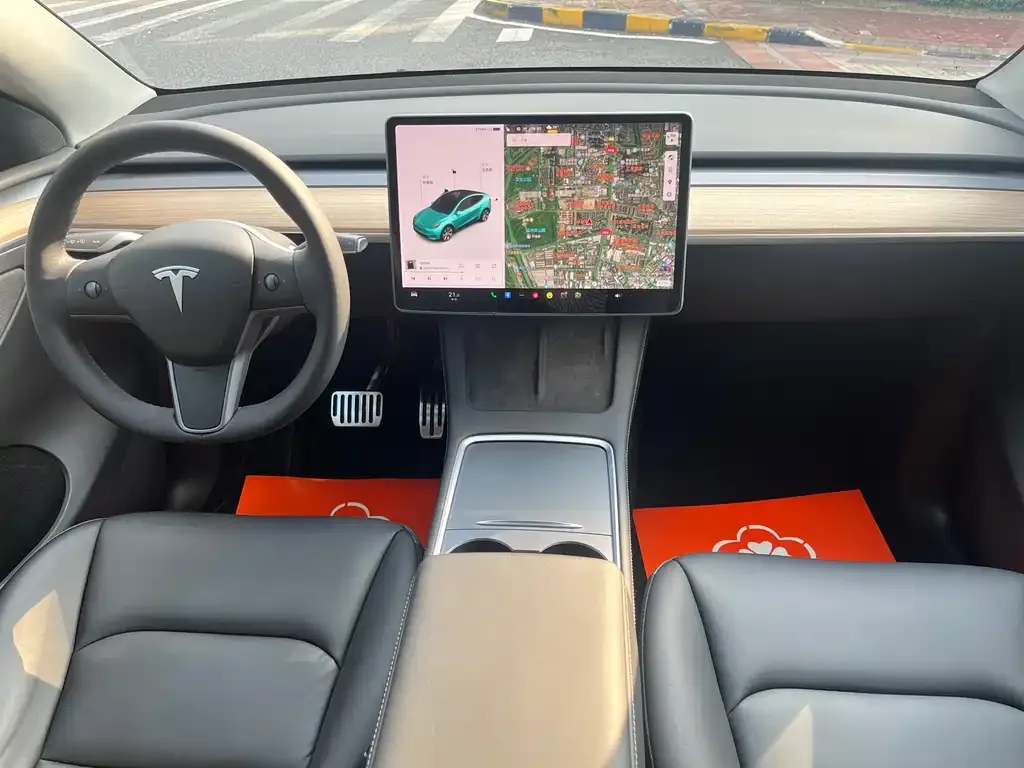 Tesla Model Y — фото 6