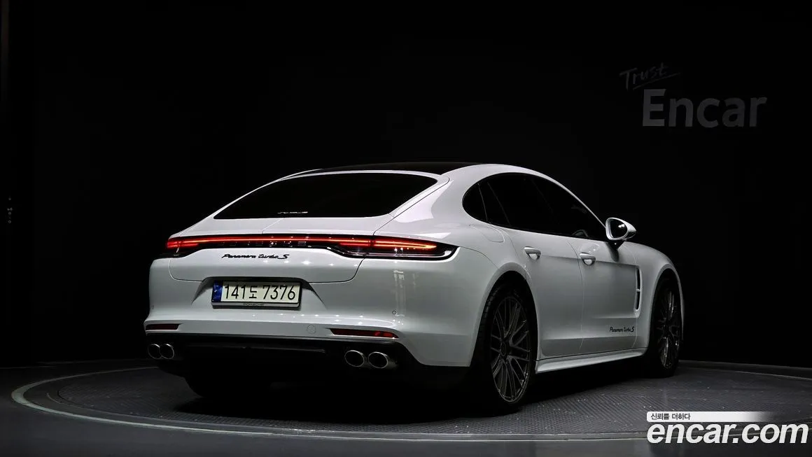 Porsche Panamera 2021 из KR, фото 2