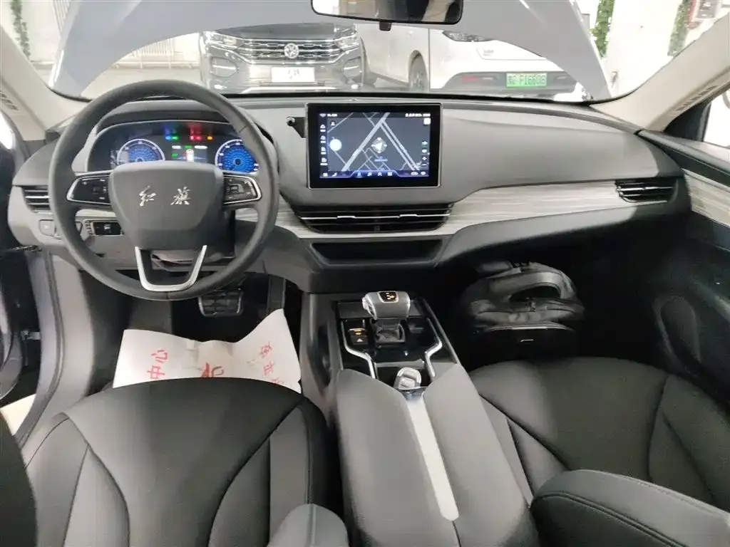 Hongqi E-QM5 2024 из CN, фото 10