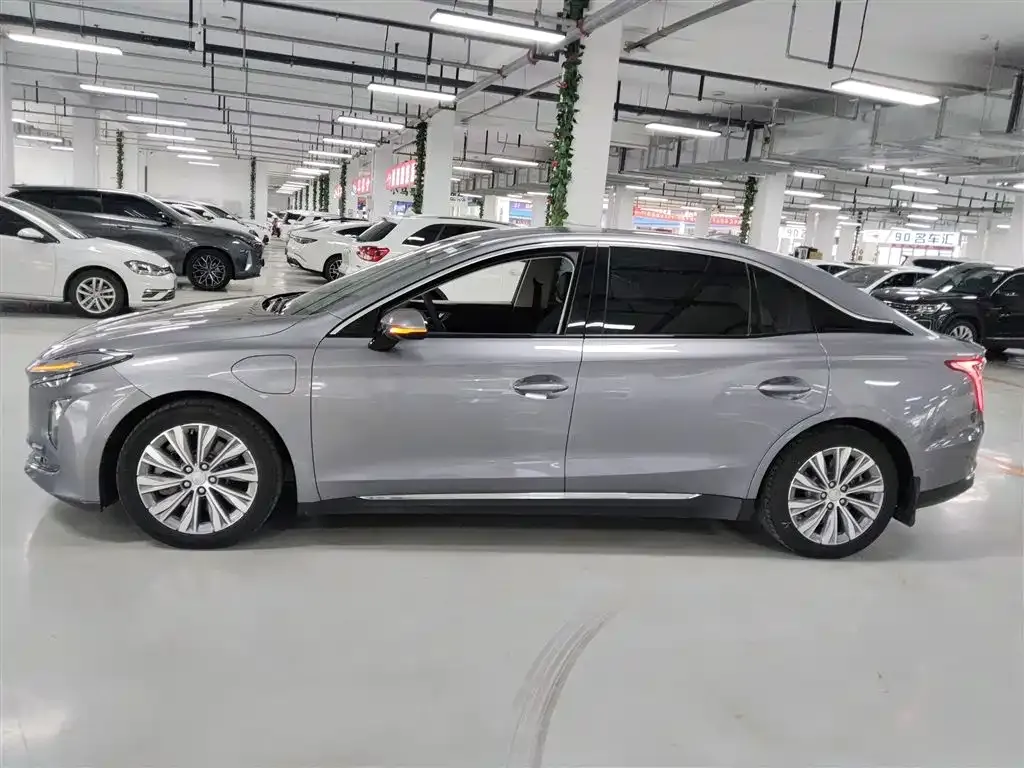 Hongqi E-QM5 2024 из CN, фото 5