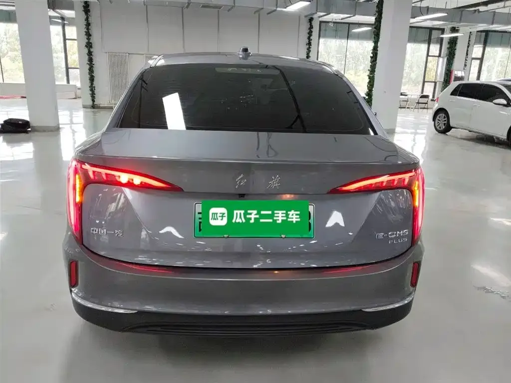 Hongqi E-QM5 2024 из CN, фото 6