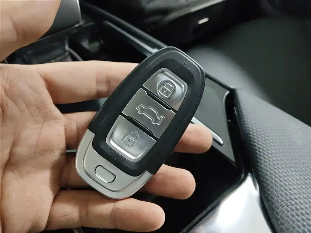 Hongqi E-QM5 2024 из CN, фото 9