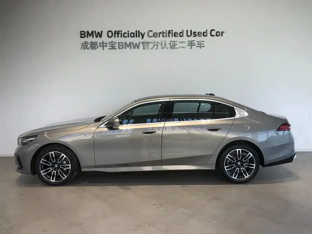 BMW 5 Series — фото 2