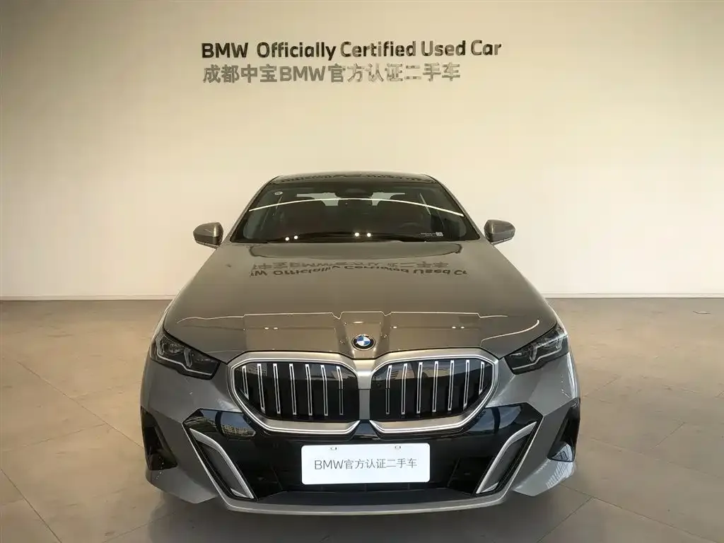 BMW 5 Series — фото 4