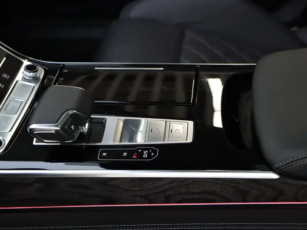 Audi A8 2024 из CN, фото 10