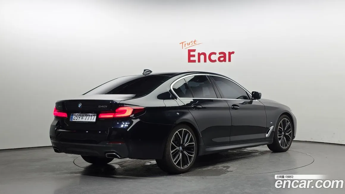 BMW 5-Series 2021 из KR, фото 2